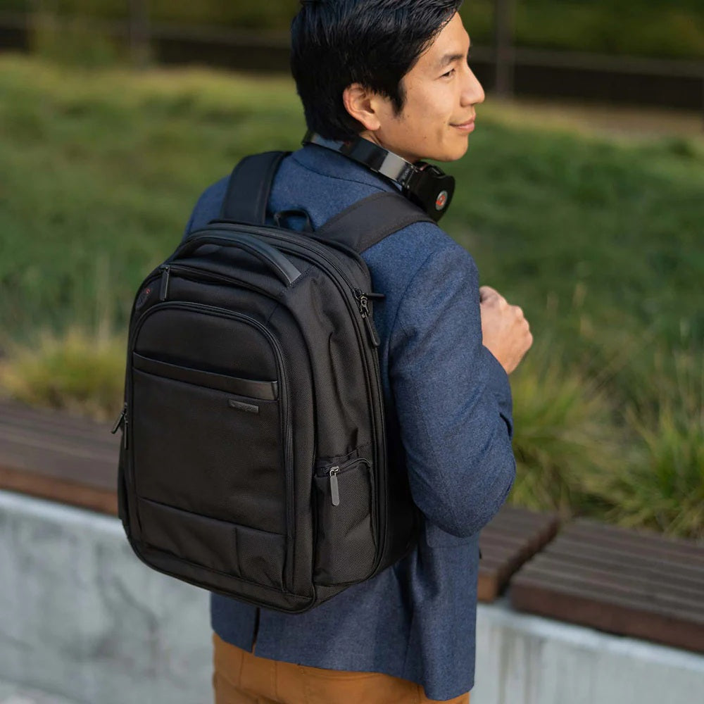 Mochila Ergonómica Contour 2.0 15.6" Negra Kensington
