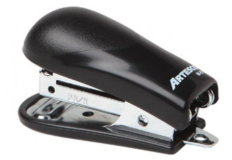 Engrapador mini M-513 negro Artesco