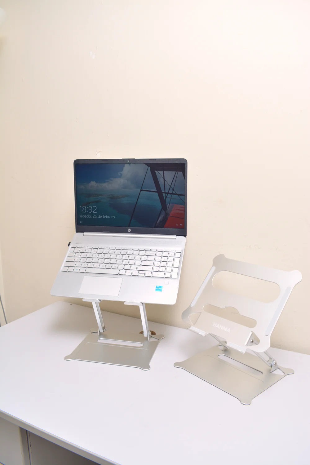 Base plegable de aluminio para laptop Hanma
